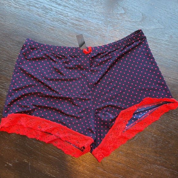 Top and Bottom sleep wear - Picture 9 of 9